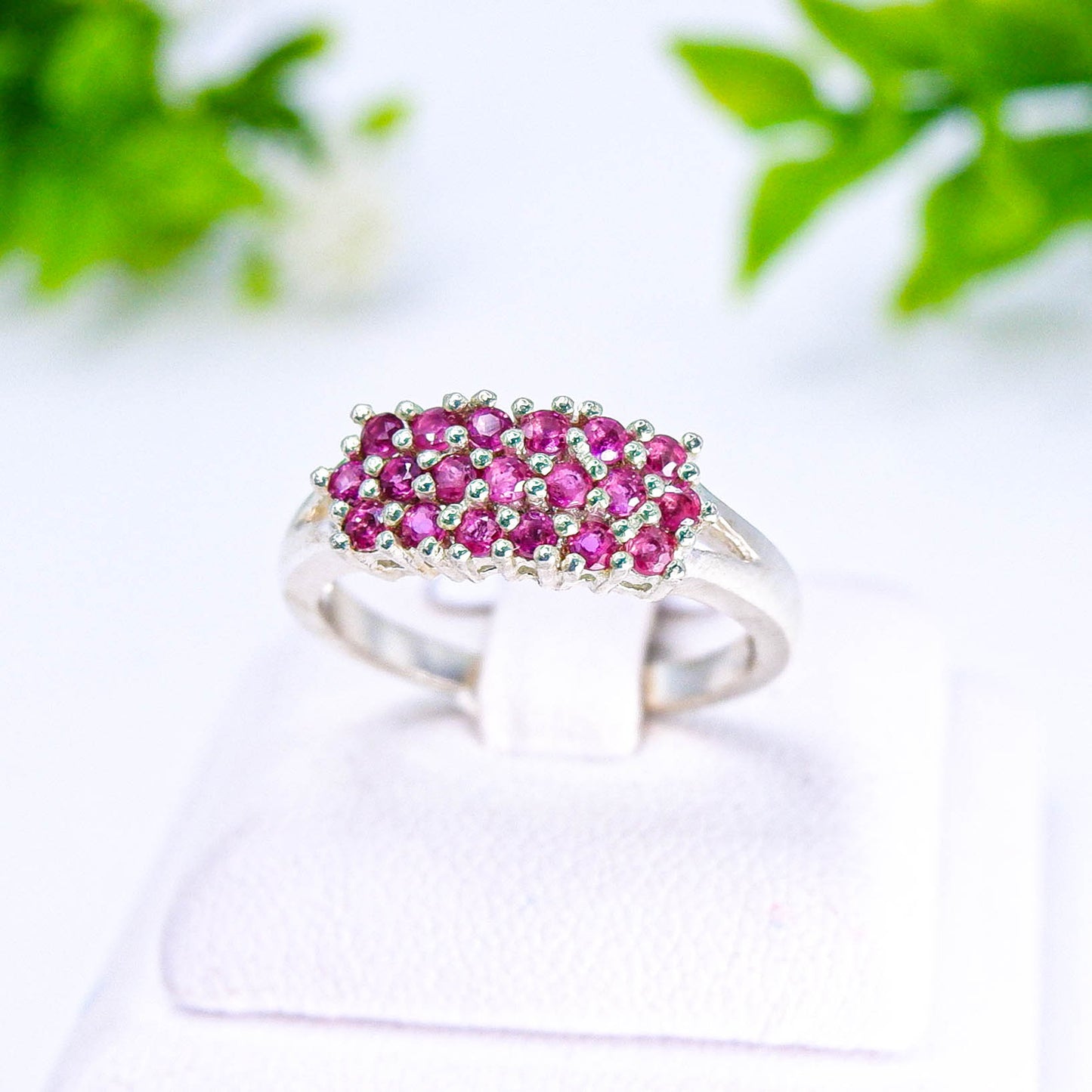 แหวนเงินแท้ 925 ฝังพลอย ทับทิมไทย (Siam Ruby)