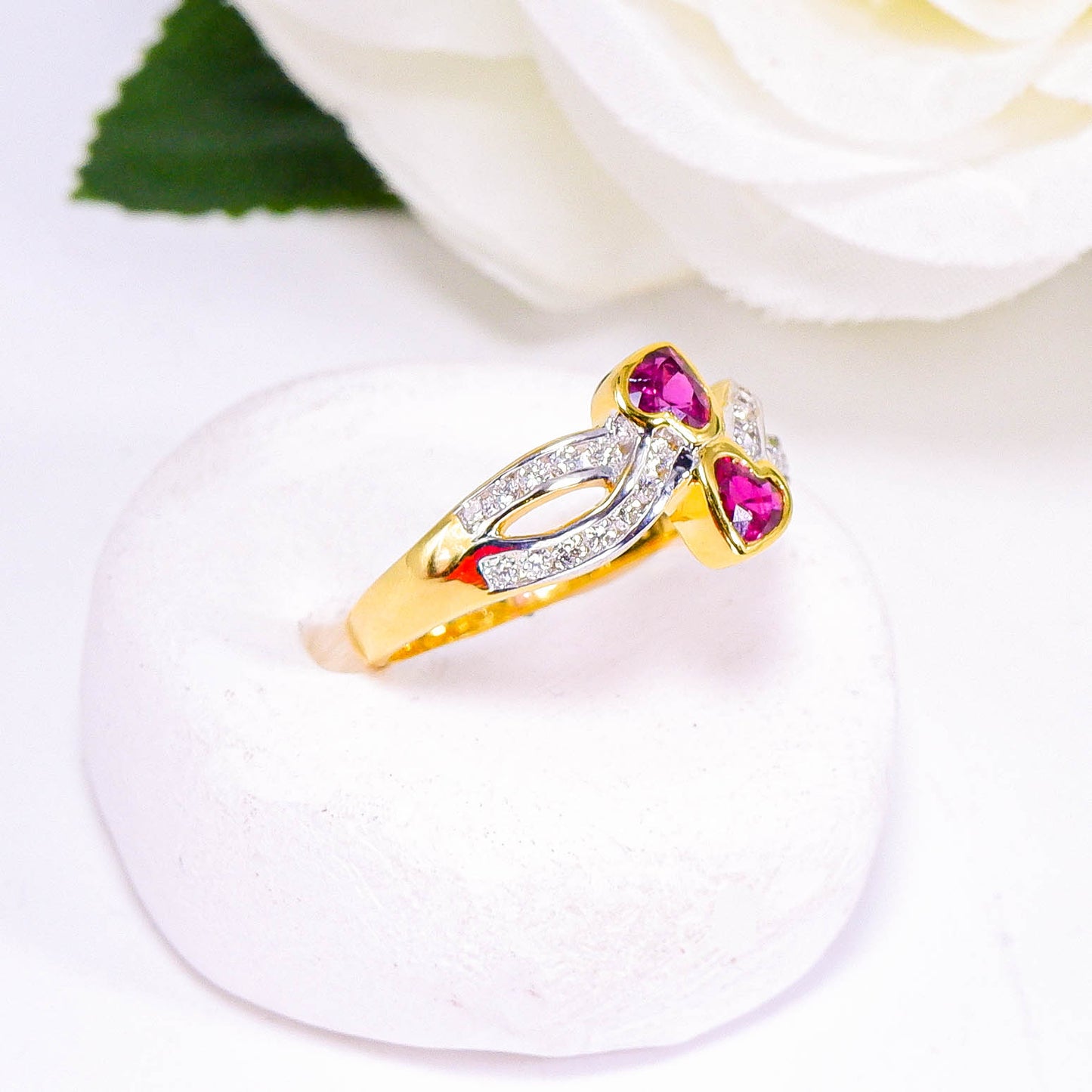 แหวนทอง9K ฝังพลอยทับทิมไทย (Ruby) + เพชร (Diamond)