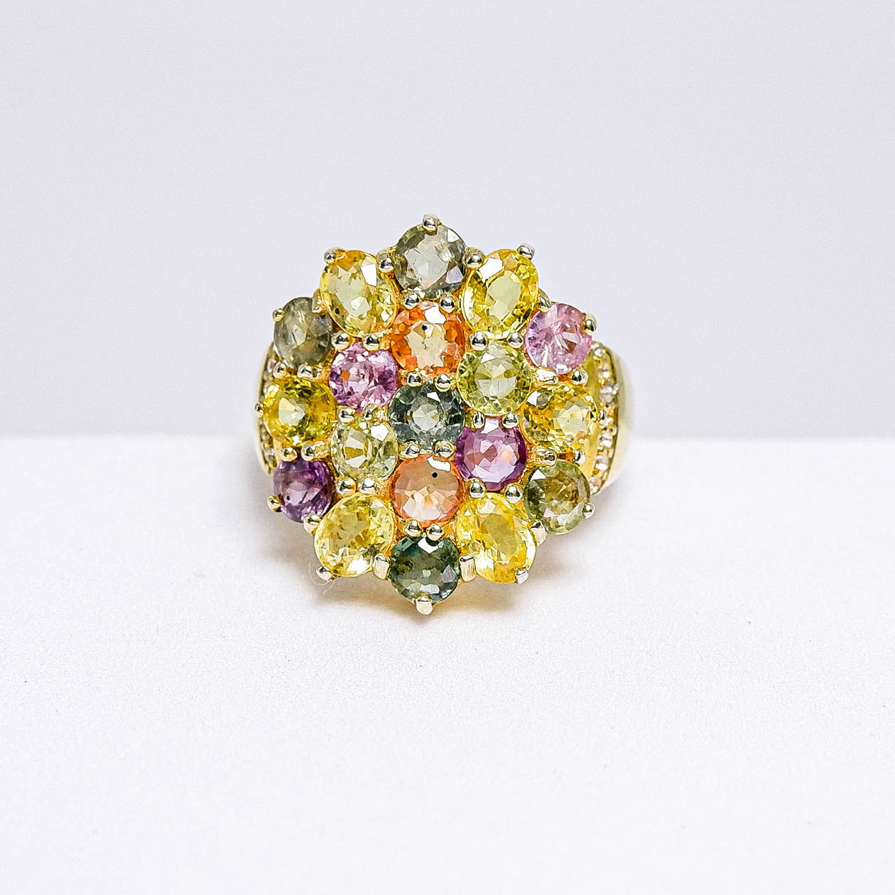 แหวนเงินแท้ 925 ฝังพลอย บุษราคัม (Yellow Sapphire) + แซฟไฟร์ (Sapphire) + ไวท์โทพาส (whitetopaz)