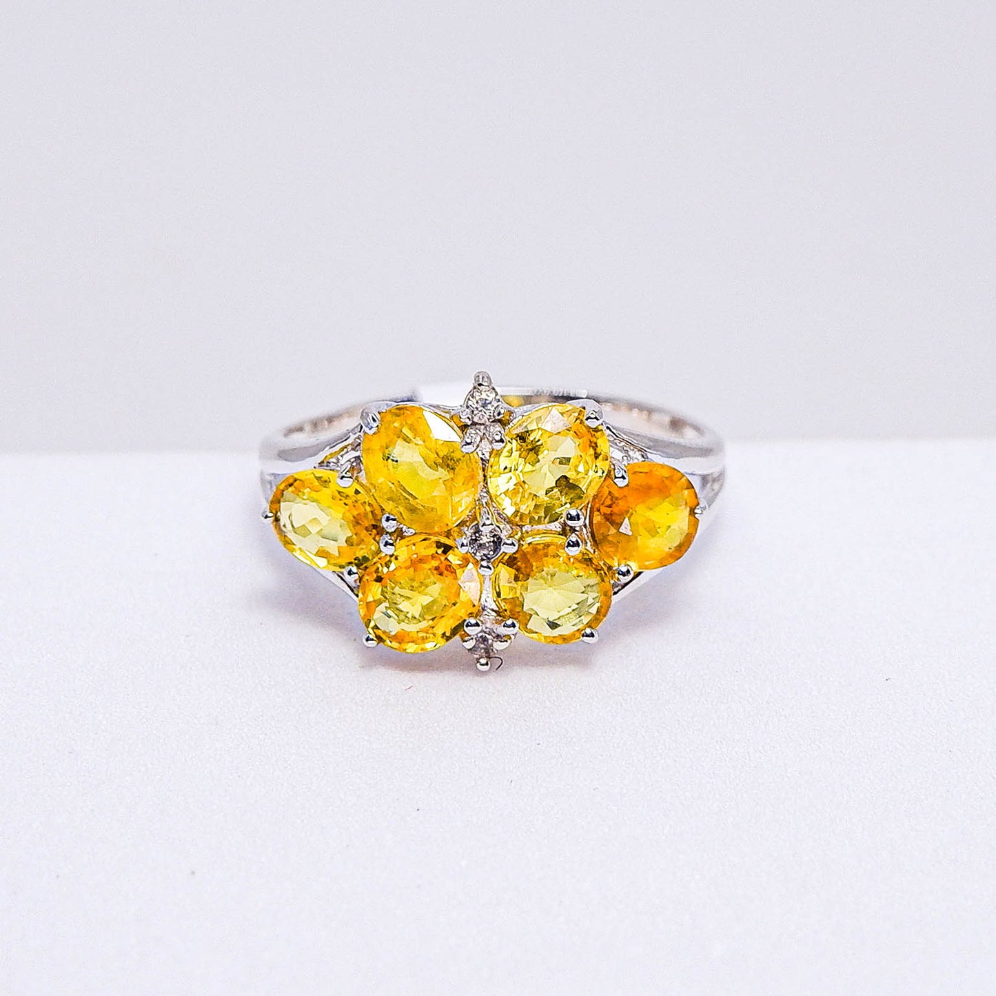 แหวนเงินแท้ 925 ฝังพลอย บุษราคัมบางกะจะ (Yellow Sapphire) + เซอร์คอน (Zircon)