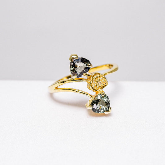 แหวนเงินแท้ 925 ฝังพลอย แซฟไฟร์แทนซาเนีย (ดิบ) (Tanzania Sapphire) + เซอร์คอน (Zircon)
