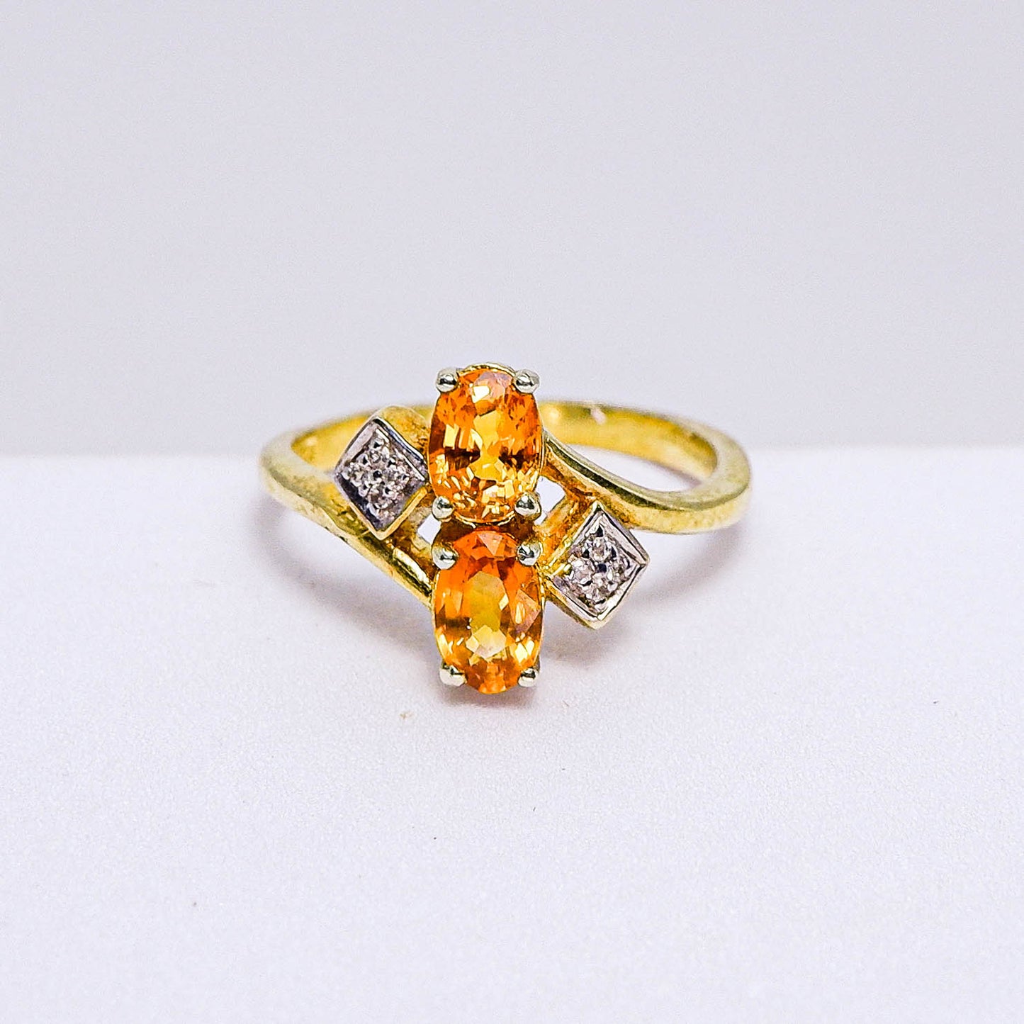 แหวนเงินแท้ 925 ฝังพลอย บุษราคัม (Yellow Sapphire) + เซอร์คอน (Zircon)