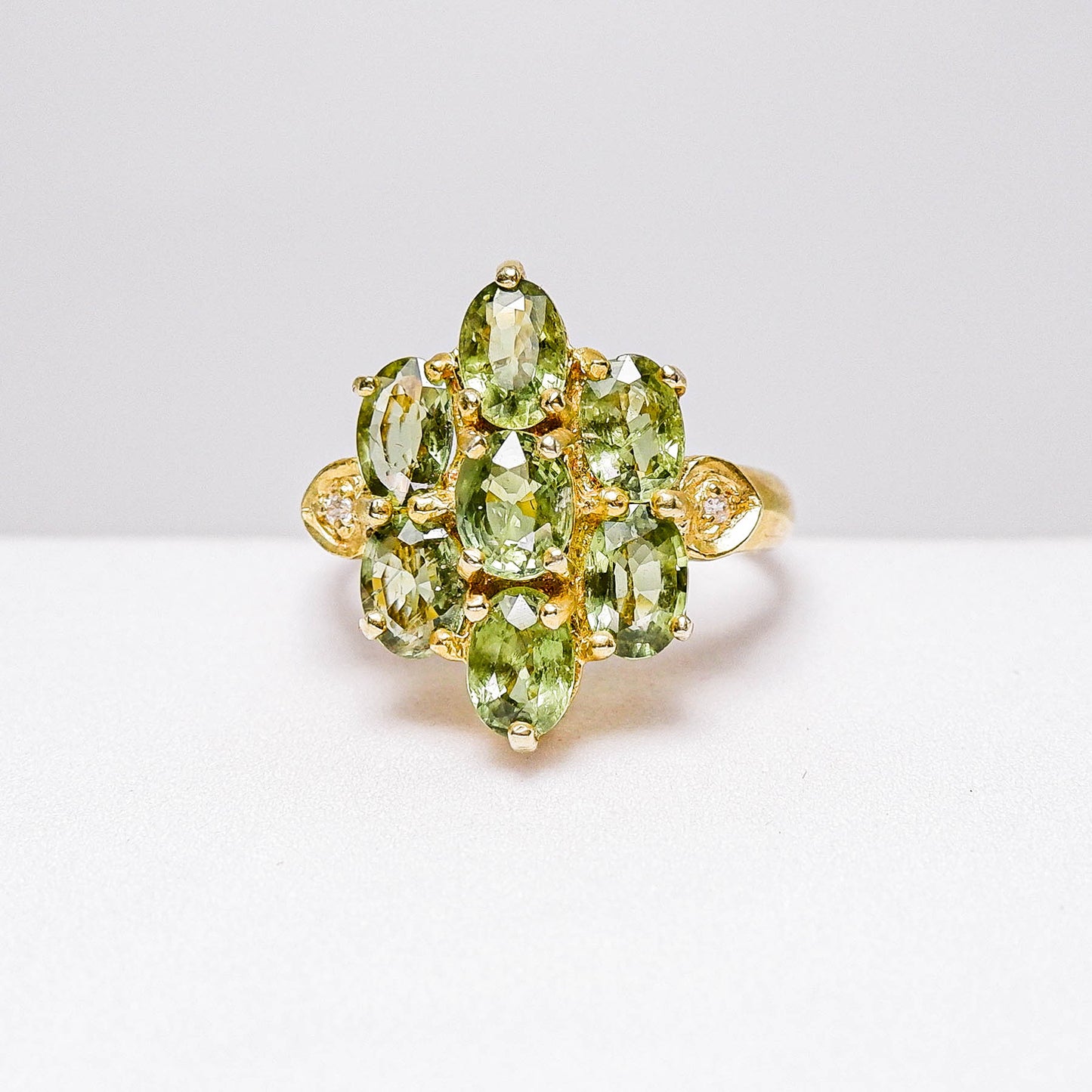 แหวนเงินแท้ 925 ฝังพลอย เขียวส่องบางกะจะ (greensapphire) + เซอร์คอน (Zircon)