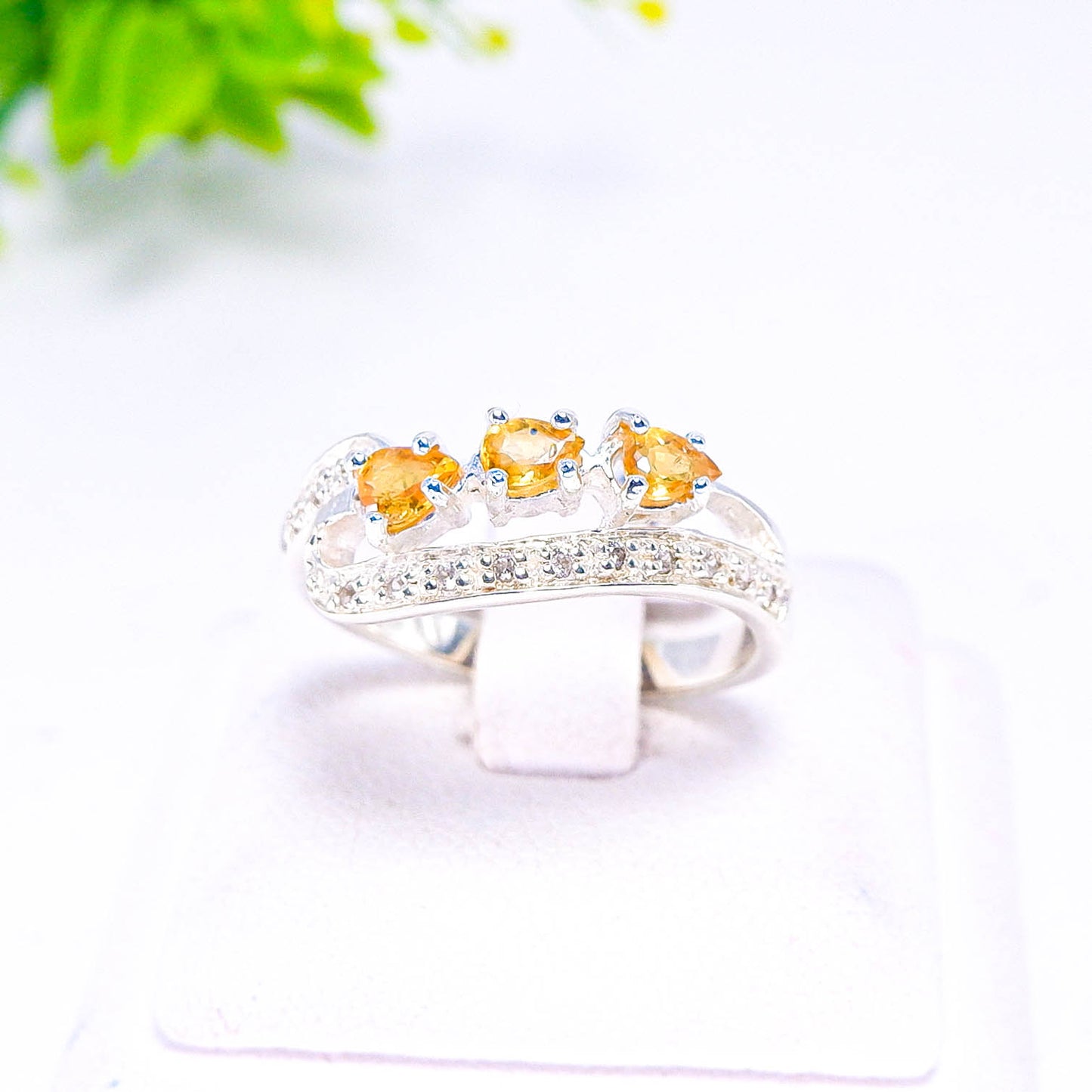 แหวนเงินแท้ 925 ฝังพลอย บุษราคัม (Yellow Sapphire) + ไวท์โทพาส (whitetopaz)