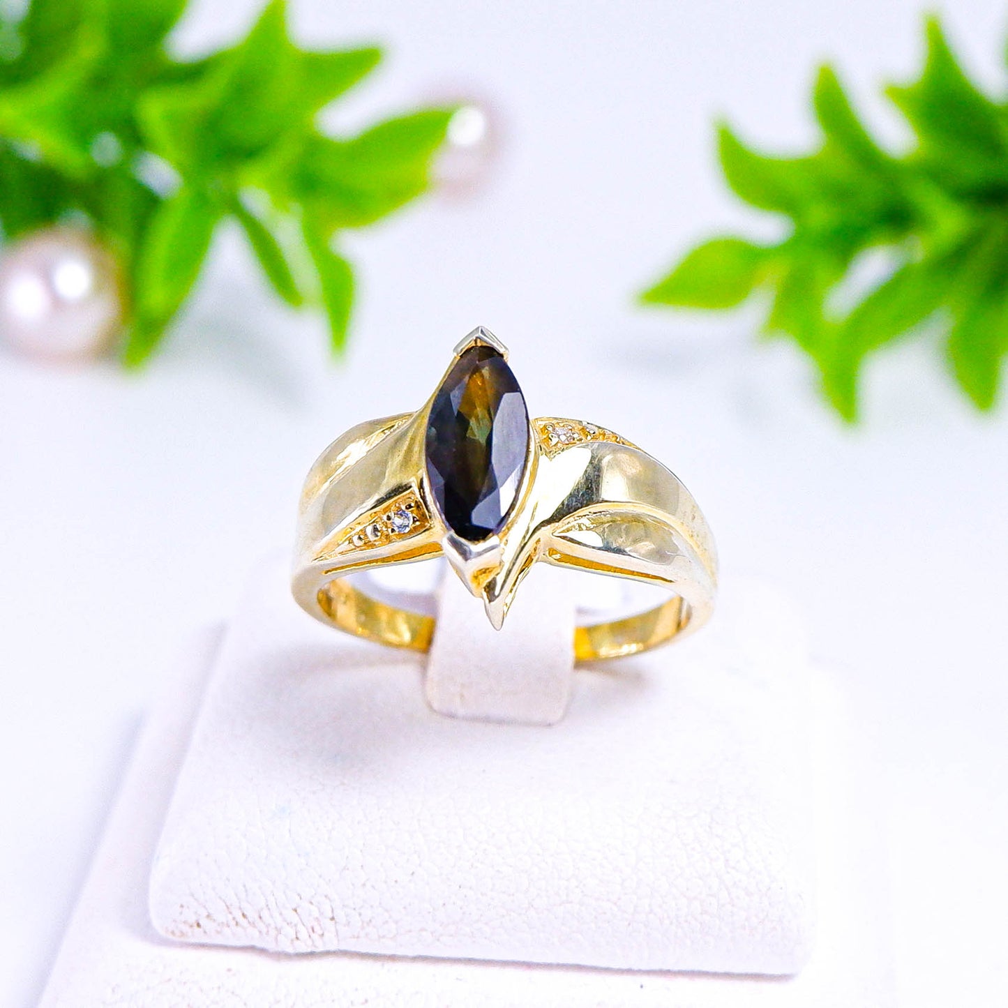 แหวนเงินแท้ 925 ฝังพลอย เขียวส่อง (green Sapphire) + ไวท์โทพาส (whitetopaz)