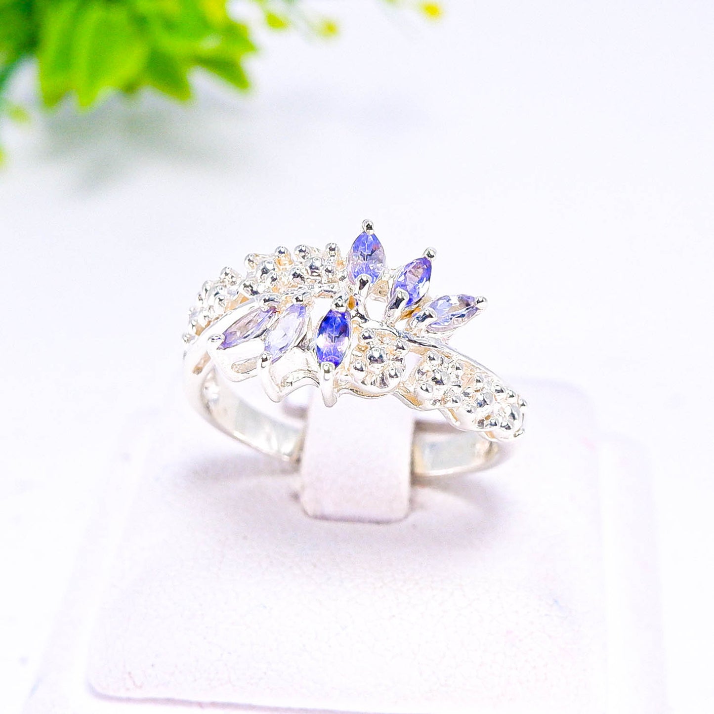 แหวนเงินแท้ 925 ฝังพลอย แทนซาไนท์ (Tanzanite)