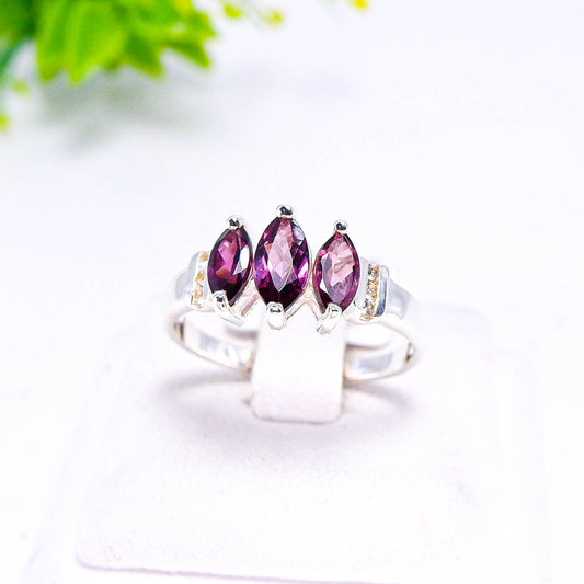 แหวนเงินแท้ 925 ฝังพลอย โรโดไลท์ (Rhodolite) + ไวท์โทพาส (whitetopaz)