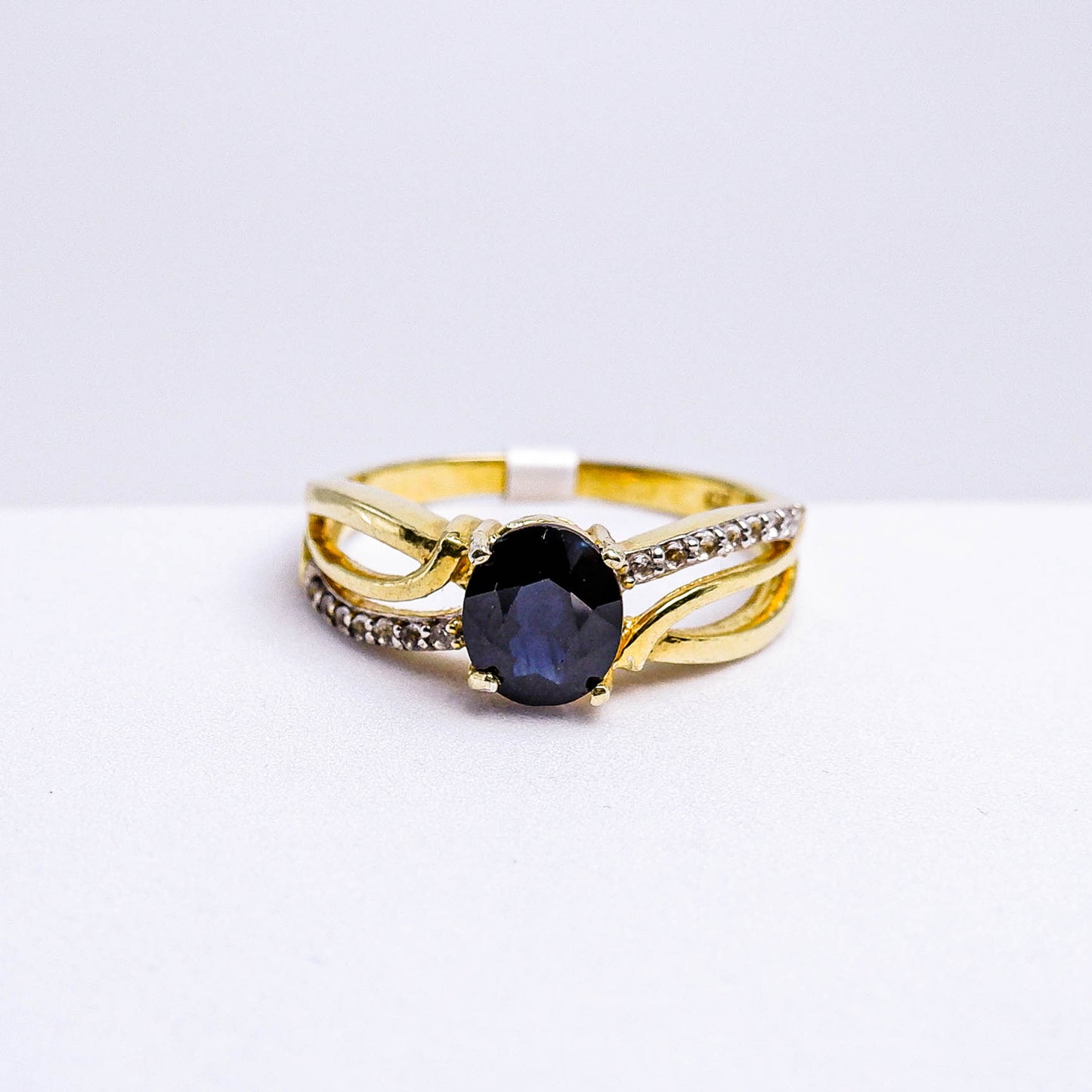 แหวนเงินแท้ 925 ฝังพลอย ไพลิน (Blue Sapphire) + ไวท์โทพาส (whitetopaz)