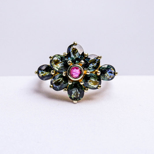 แหวนเงินแท้ 925 ฝังพลอย เขียวส่องบางกะจะ (green Sapphire) + ทับทิม (Ruby)