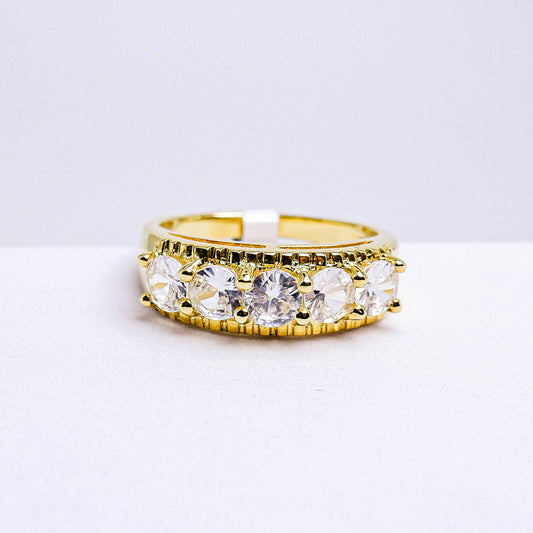 แหวนเงินแท้ 925 ฝังพลอย เพทายขาว (White Zircon)