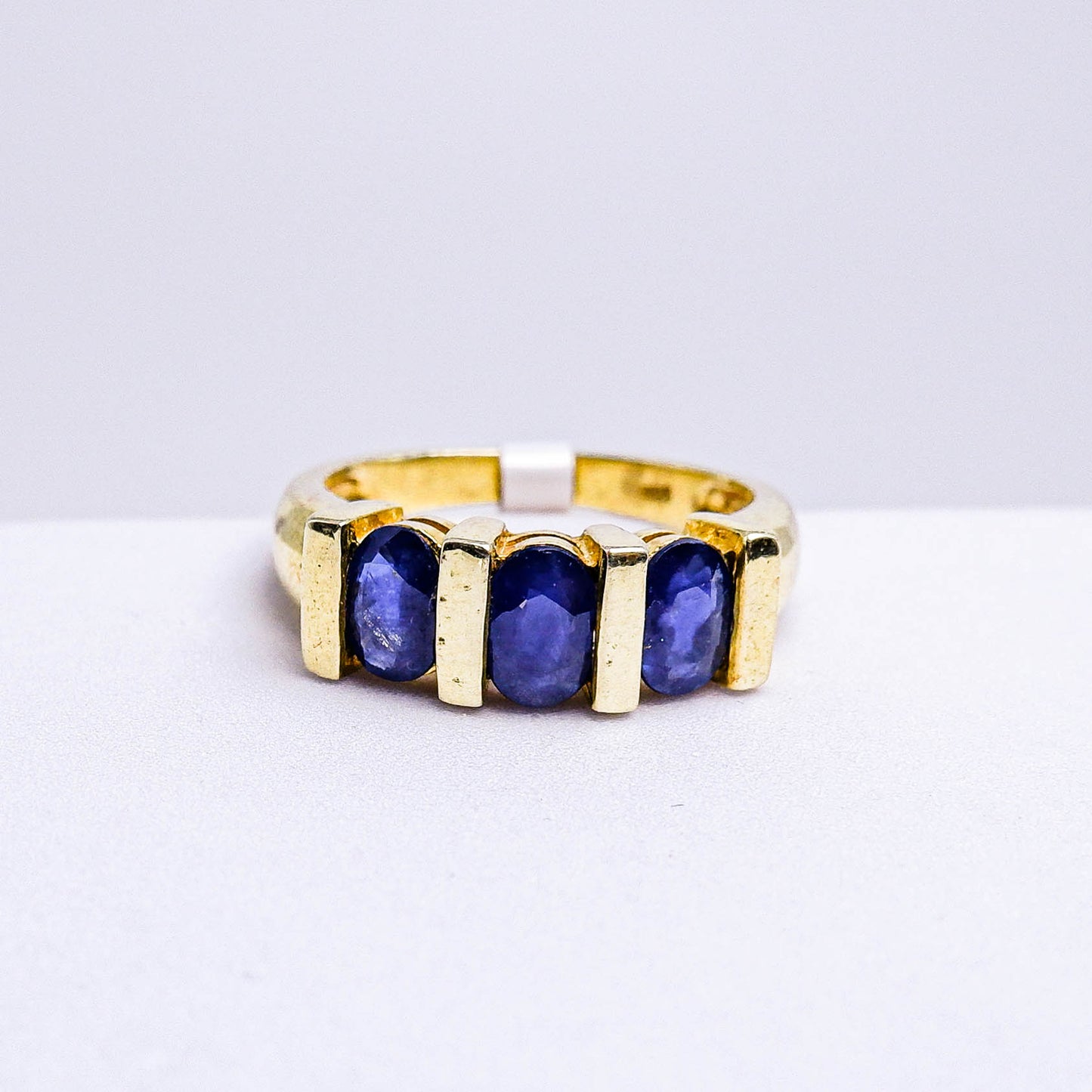 แหวนเงินแท้ 925 ฝังพลอย ไพลิน (Blue Sapphire)