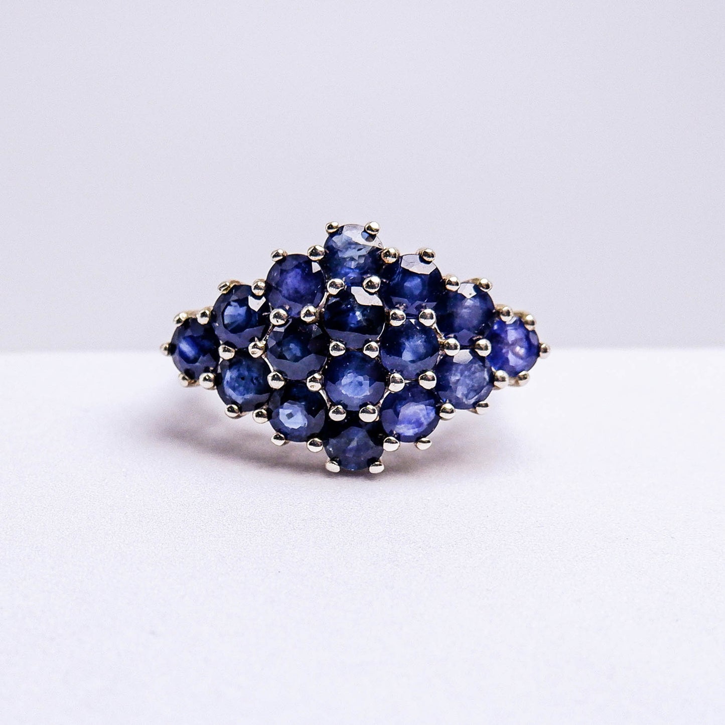 แหวนเงินแท้ 925 ฝังพลอย ไพลิน (Blue Sapphire)