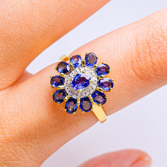 แหวนทอง9K ฝังพลอย ไพลิน (Blue Sapphire) + เพชร (Diamond)