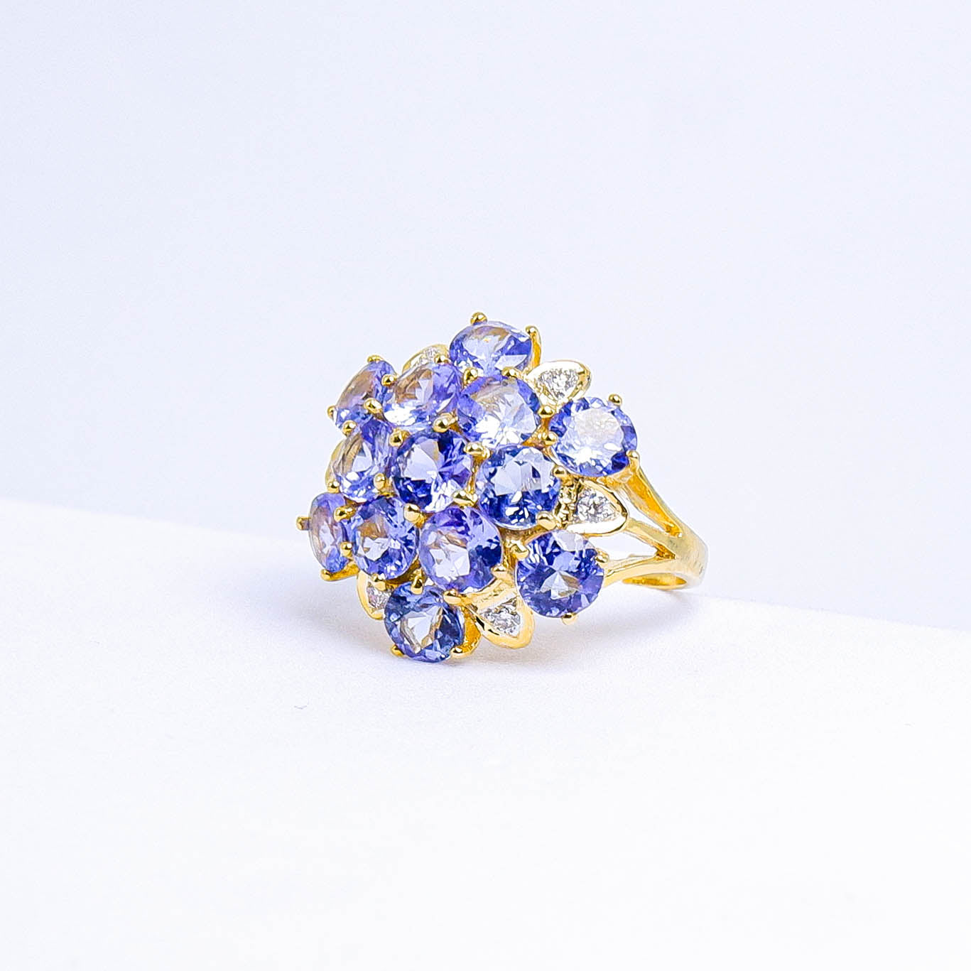 แหวนทอง9K ฝังพลอย แทนซาไนท์ (Tanzanite) + เพชร (Diamond)