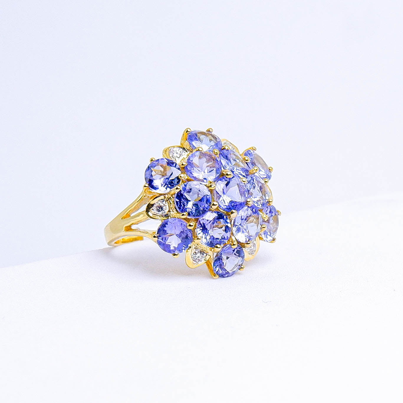 แหวนทอง9K ฝังพลอย แทนซาไนท์ (Tanzanite) + เพชร (Diamond)