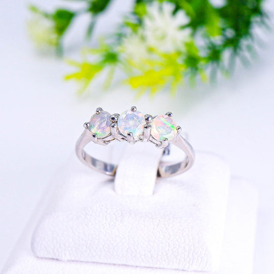 แหวนเงินแท้ 925 ฝังพลอย โอปอล (Opal)