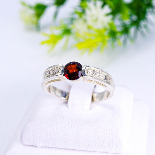 แหวนเงินแท้ 925 ฝังพลอย โกเมน (Garnet) + เซอร์คอน (Zircon)