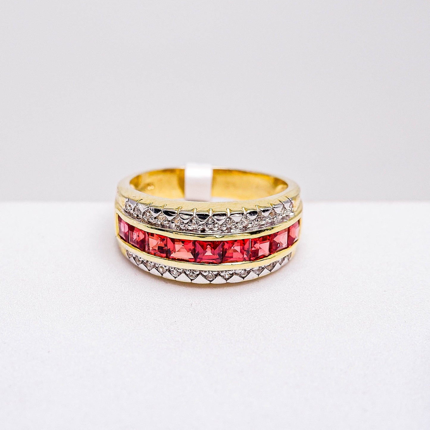 แหวนเงินแท้ 925 ฝังพลอย ออเรนจ์แทนซาเนีย (Orange Sapphire) + เซอร์คอน (Zircon)