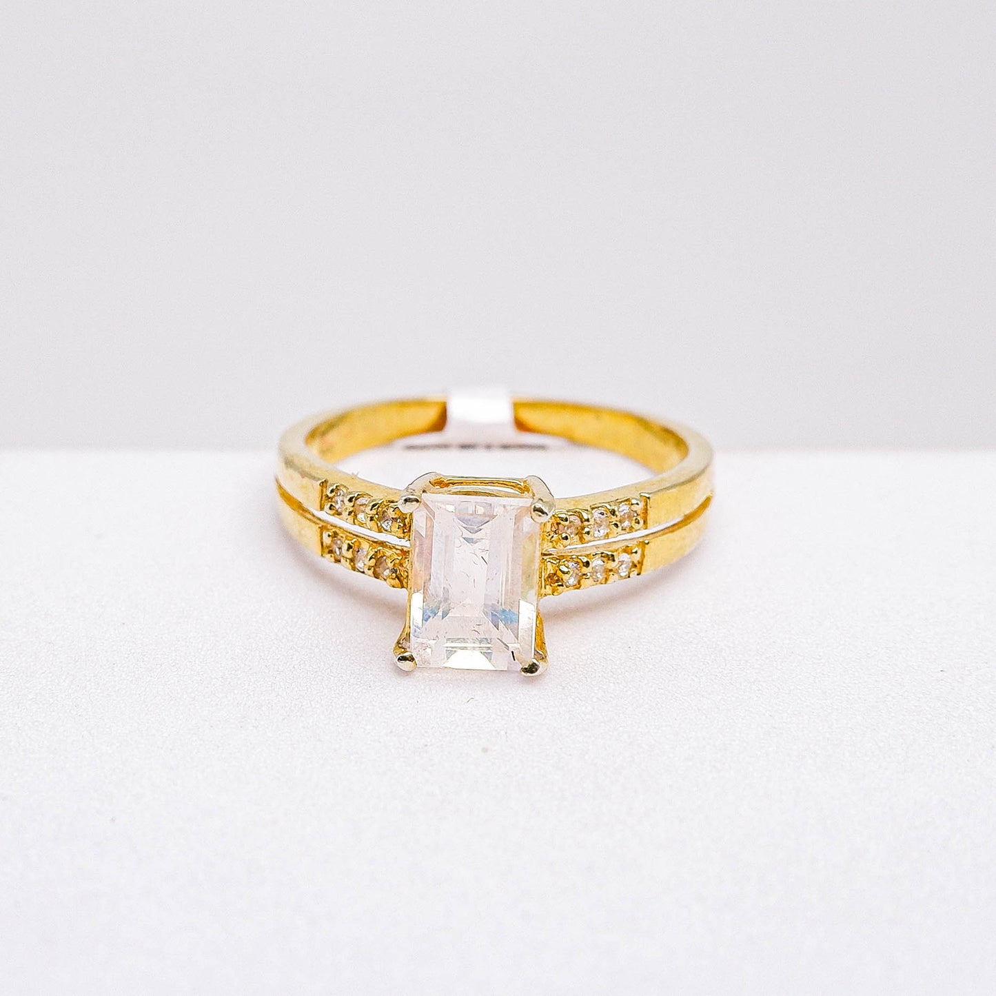 แหวนเงินแท้ 925 ฝังพลอย เรนโบว์มูนสโตน (Rainbow Moonstone) + ไวท์โทพาส (whitetopaz)