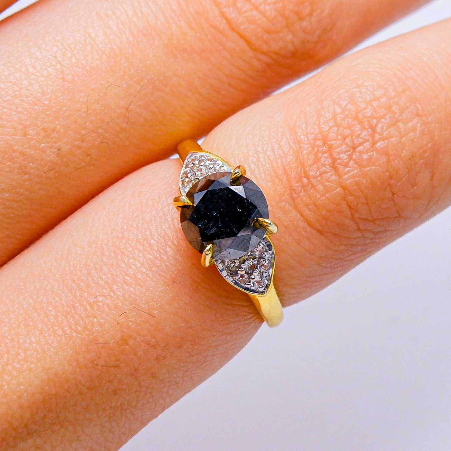 แหวนทอง9K ฝังพลอยแบล็คไดมอนด์ (Black diamond) + เพชร (diamond)