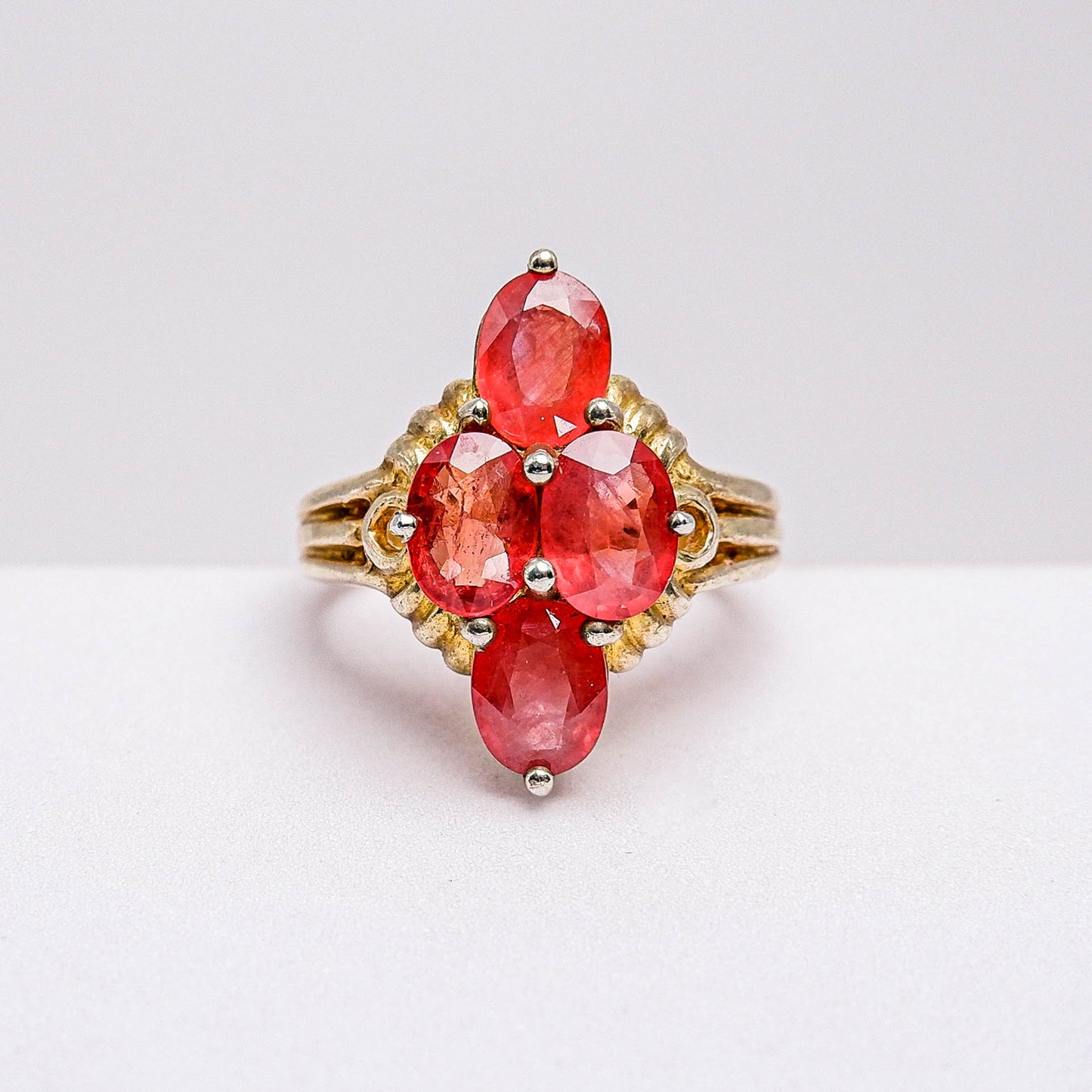 แหวนเงินแท้ 925 ฝังพลอย ออเรนจ์แซฟไฟร์ (Orange Sapphire)