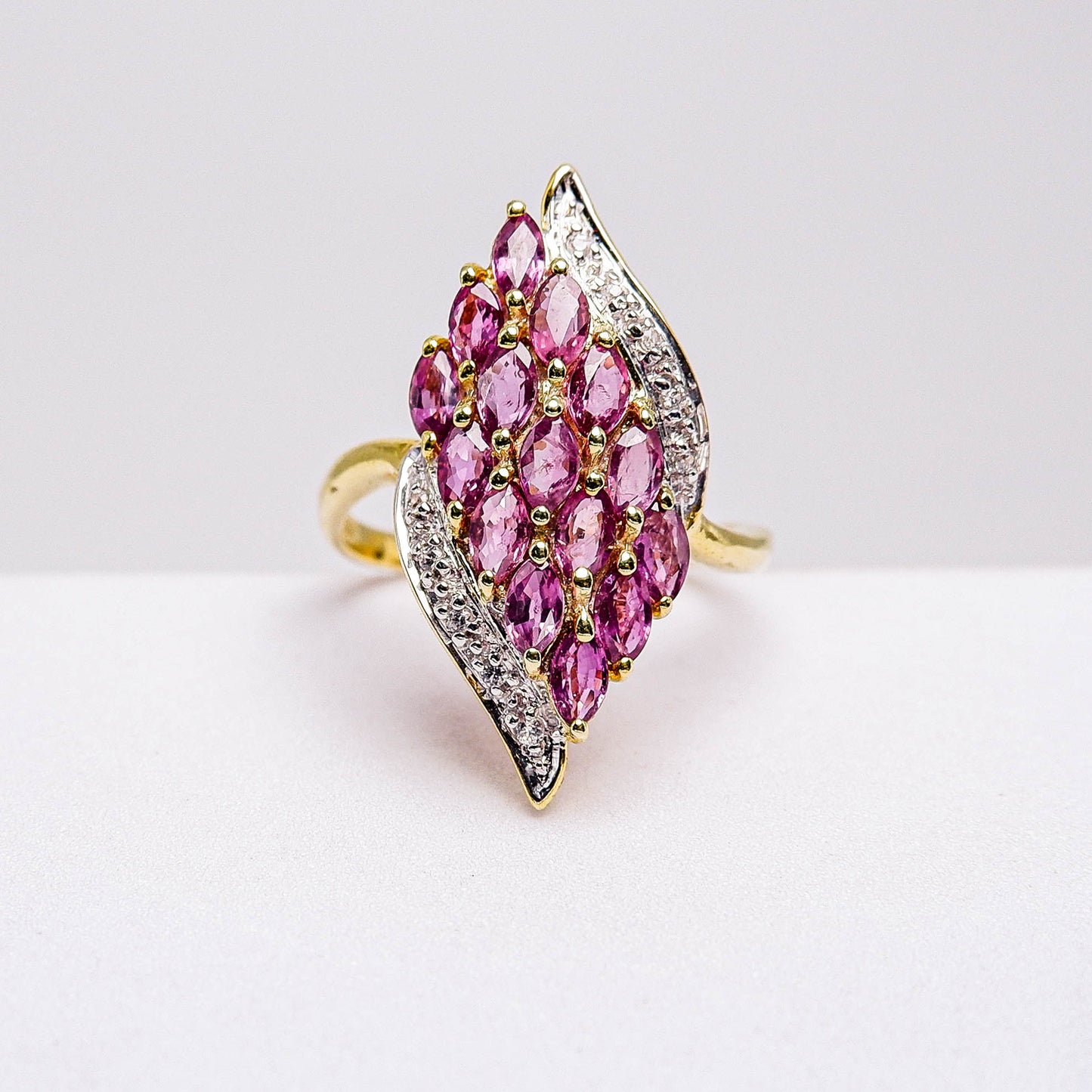 แหวนเงินแท้ 925 ฝังพลอย ทับทิมไทย (Siam Ruby) + เซอร์คอน (Zircon)