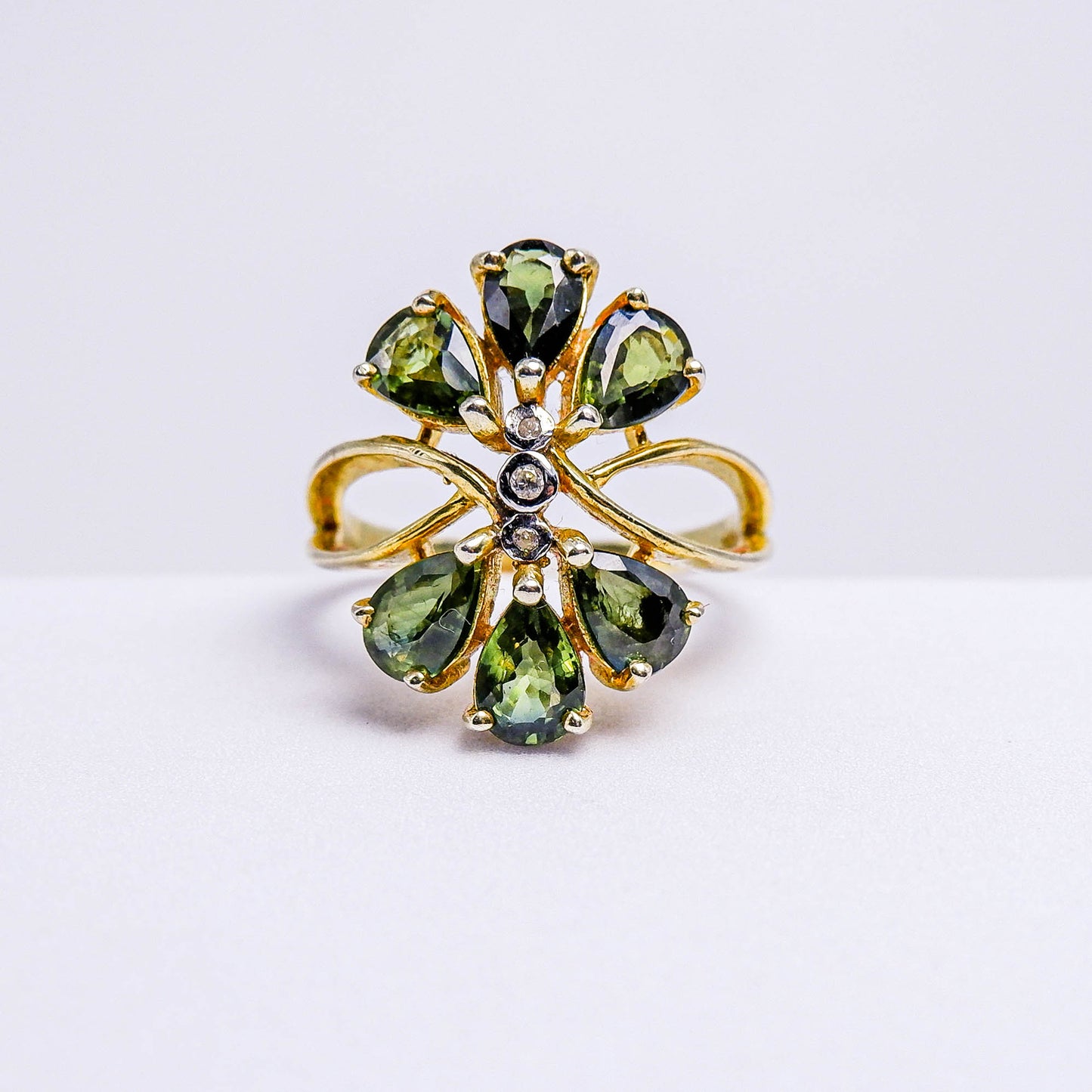 แหวนเงินแท้ 925 ฝังพลอย เขียวส่อง (green Sapphire) + เซอร์คอน (Zircon)