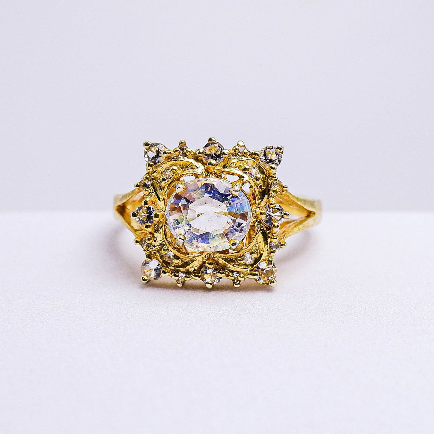 แหวนเงินแท้ 925 ฝังพลอย เรนโบว์มูนสโตน (Rainbow Moonstone) + ไวท์โทพาส (whitetopaz)