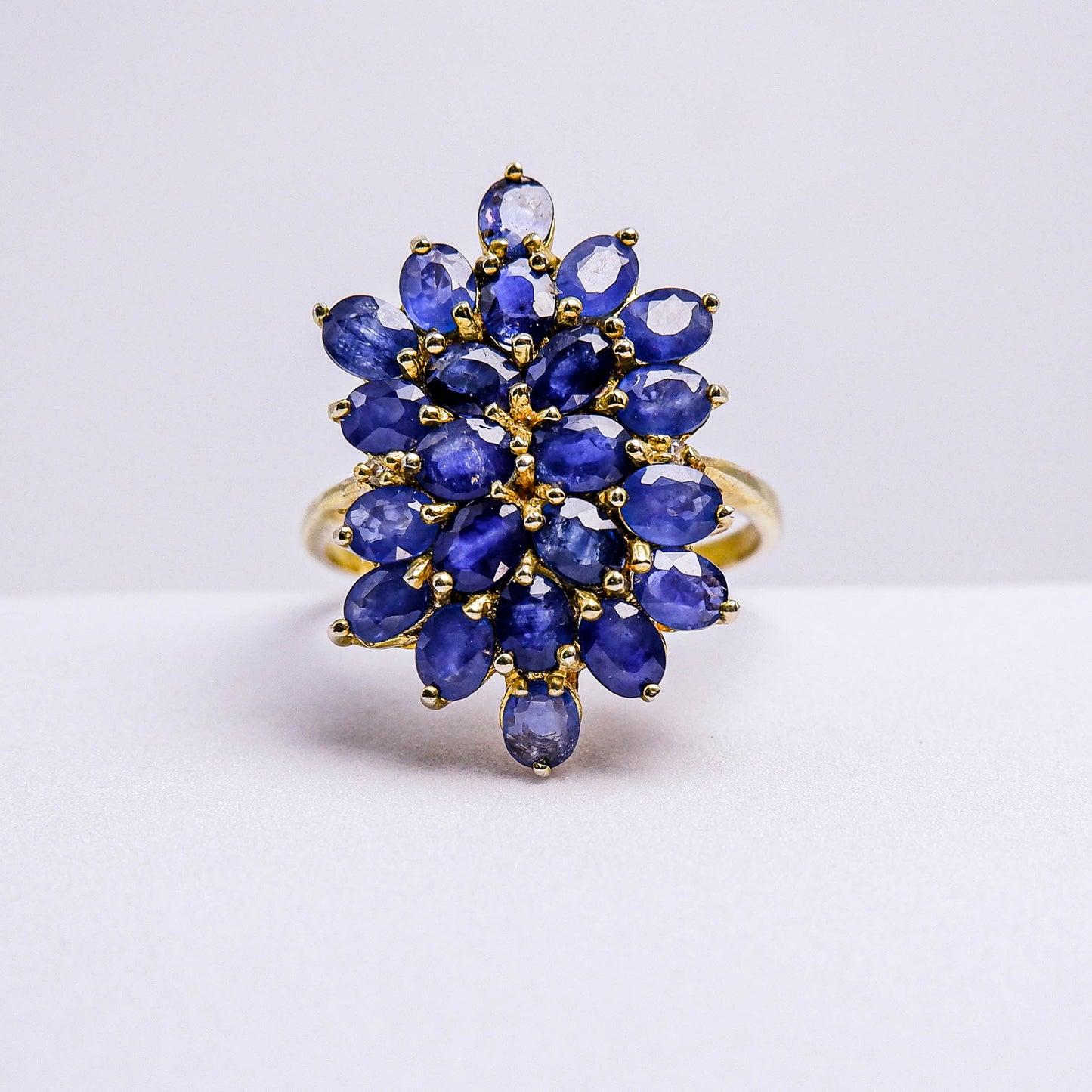 แหวนเงินแท้ 925 ฝังพลอย ไพลินมาบีร่า (Mabira Blue Sapphire) + ไวท์โทพาส (whitetopaz)