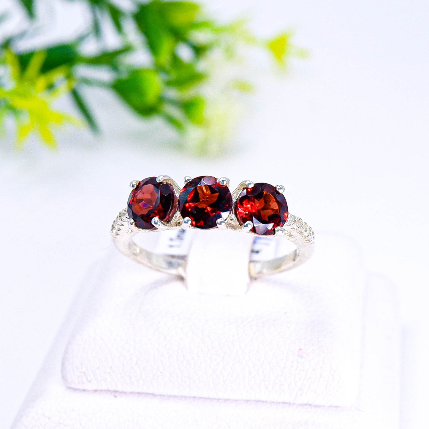 แหวนเงินแท้ 925 ฝังพลอย โกเมน (Garnet) + เซอร์คอน (Zircon)