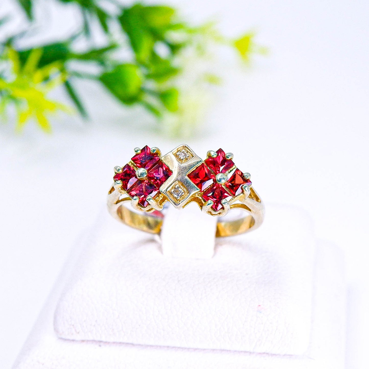 แหวนเงินแท้ 925 ฝังพลอย แทนซาเนียรูบี้ (Tanzania Ruby) + เซอร์คอน (Zircon)