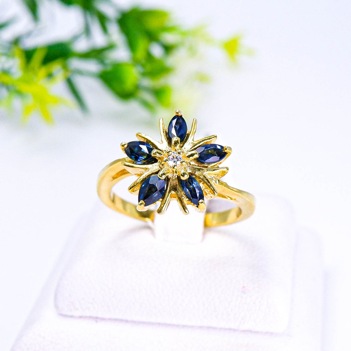 แหวนเงินแท้ 925 ฝังพลอย ไพลินกาญ (Blue Sapphire) + เซอร์คอน (Zircon)