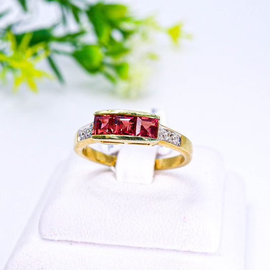แหวนเงินแท้ 925 ฝังพลอย ออเรนจ์แทนซาเนีย (Orange Sapphire) + เซอร์คอน (Zircon)
