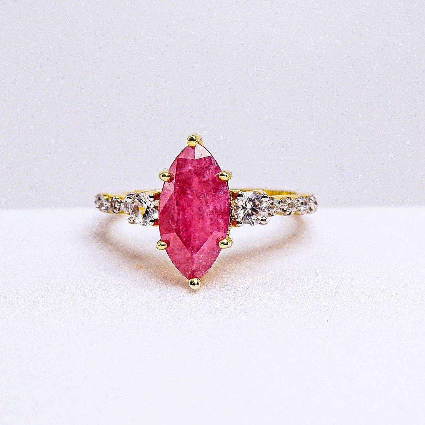 แหวนเงินแท้ 925 ฝังพลอย ทับทิมแทนซาเนีย (Tanzania Ruby) + เซอร์คอน (Zircon)