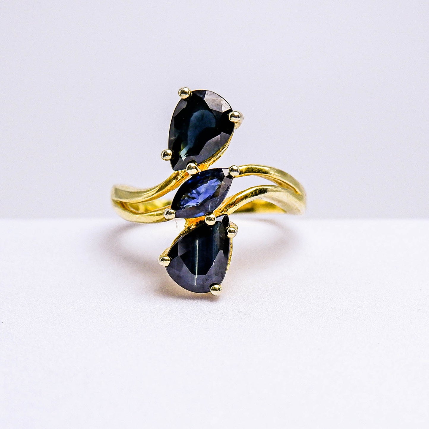 แหวนเงินแท้ 925 ฝังพลอย เขียวส่องบางกะจะ (green Sapphire)
