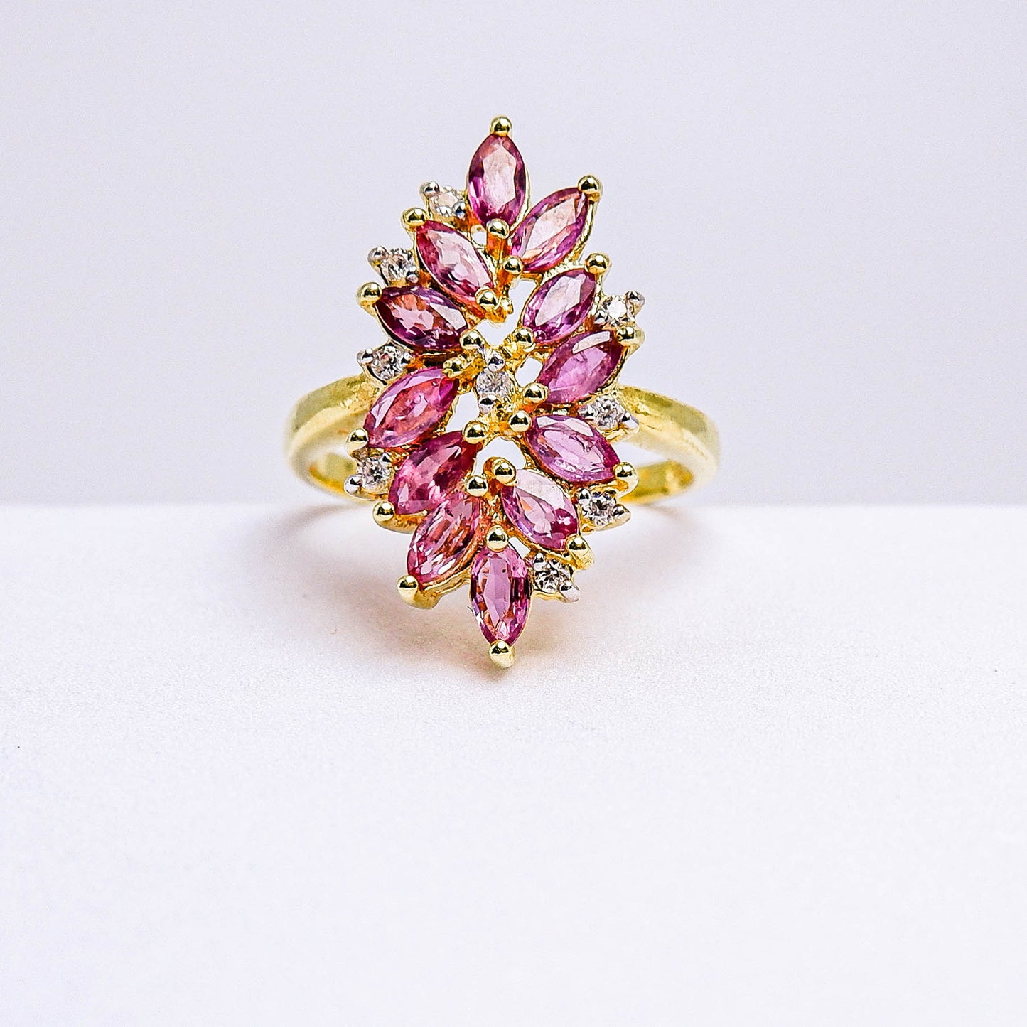 แหวนเงินแท้ 925 ฝังพลอย ทับทิมไทย (Siam Ruby) + เซอร์คอน (Zircon)