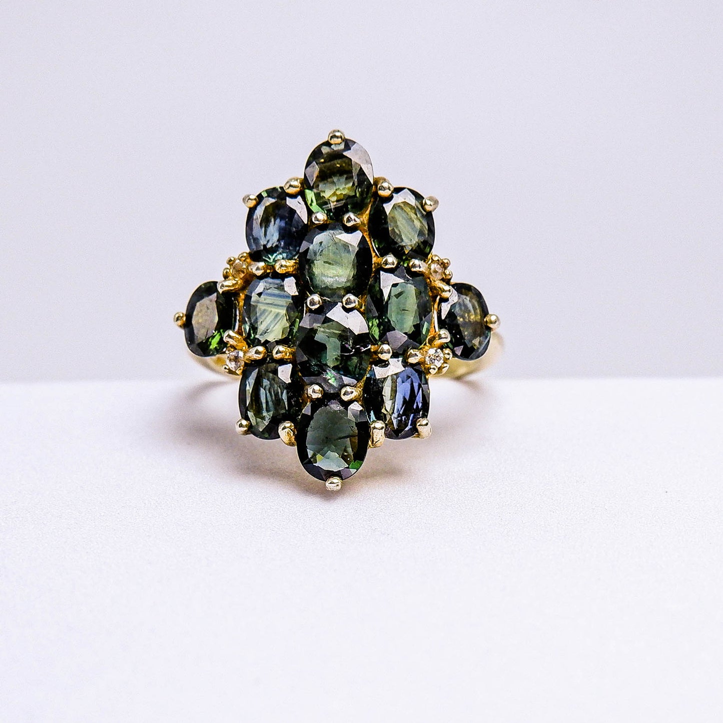 แหวนเงินแท้ 925 ฝังพลอย เขียวส่อง (green Sapphire) + เซอร์คอน (Zircon)
