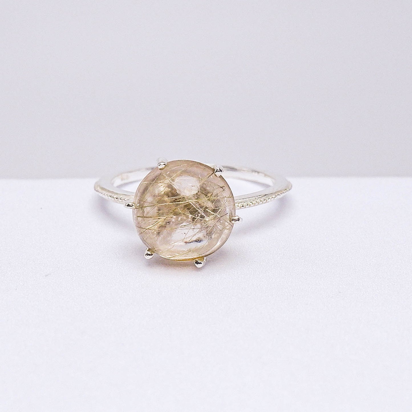 แหวนเงินแท้ 925 ฝังพลอย ไหมทอง (Golden Rutilated Quartz)
