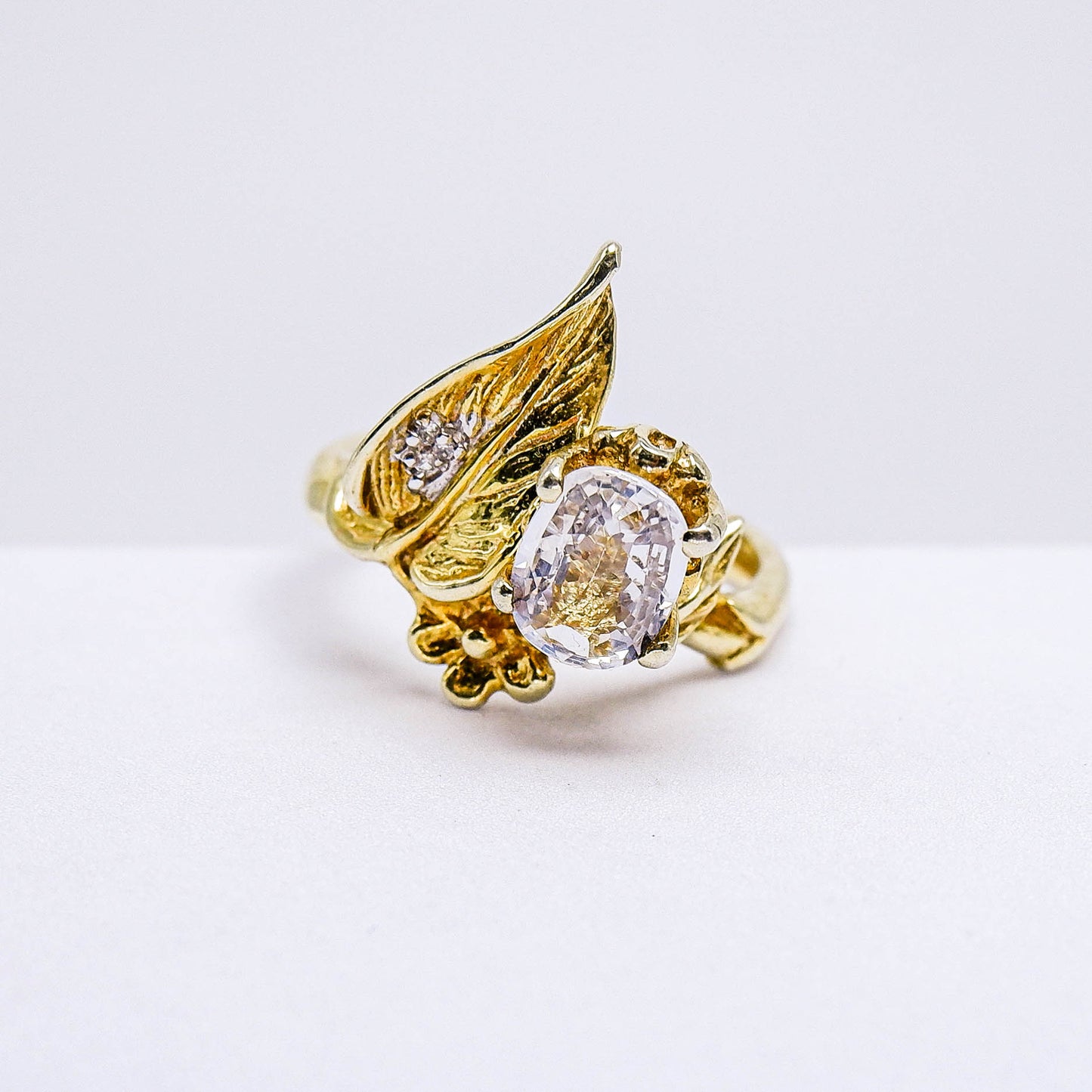 แหวนเงินแท้ 925 ฝังพลอย ไวท์แซฟไฟร์ศรีลังกา (Ceylon White Sapphire) + เซอร์คอน (Zircon)