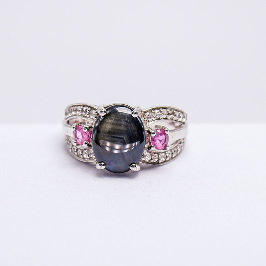 แหวนเงินแท้ 925 ฝังพลอย สตาร์ (Black Star Sapphire) + ทับทิมไทย (Siam Ruby) + เซอร์คอน (Zircon)