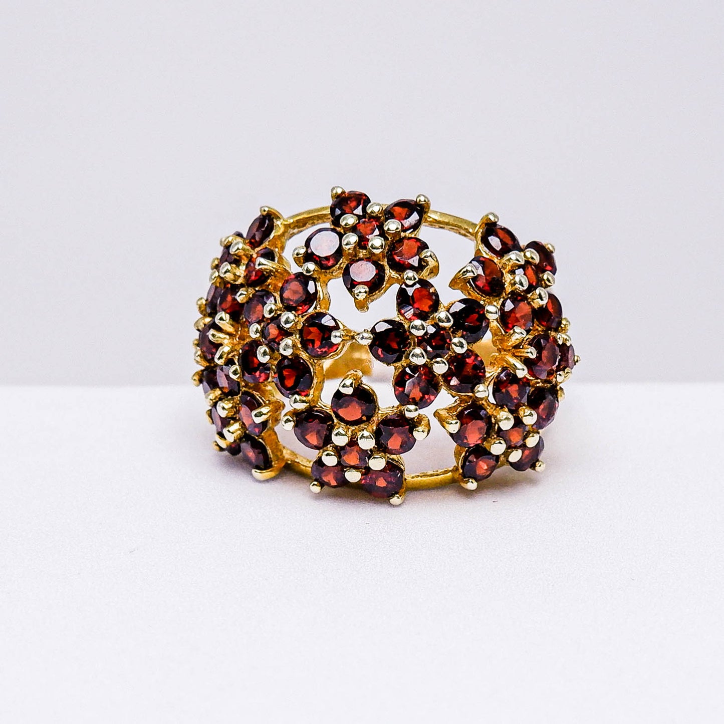 แหวนเงินแท้ 925 ฝังพลอย โกเมน (Garnet)