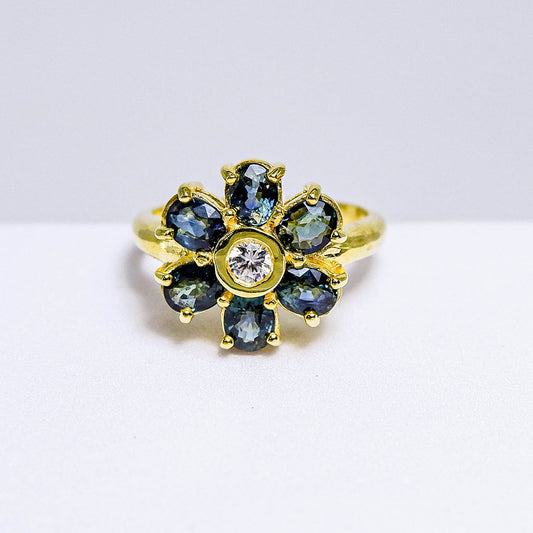 แหวนเงินแท้ 925 ฝังพลอย เขียวส่อง (green Sapphire) + เซอร์คอน (Zircon) (สำเนา)