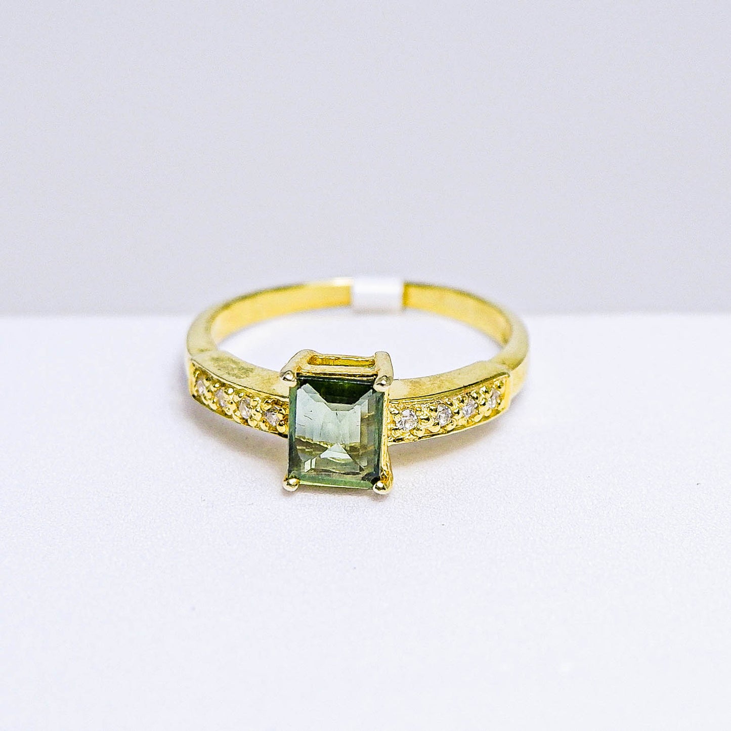 แหวนเงินแท้ 925 ฝังพลอย เขียวส่อง (green Sapphire) + เซอร์คอน (Zircon)