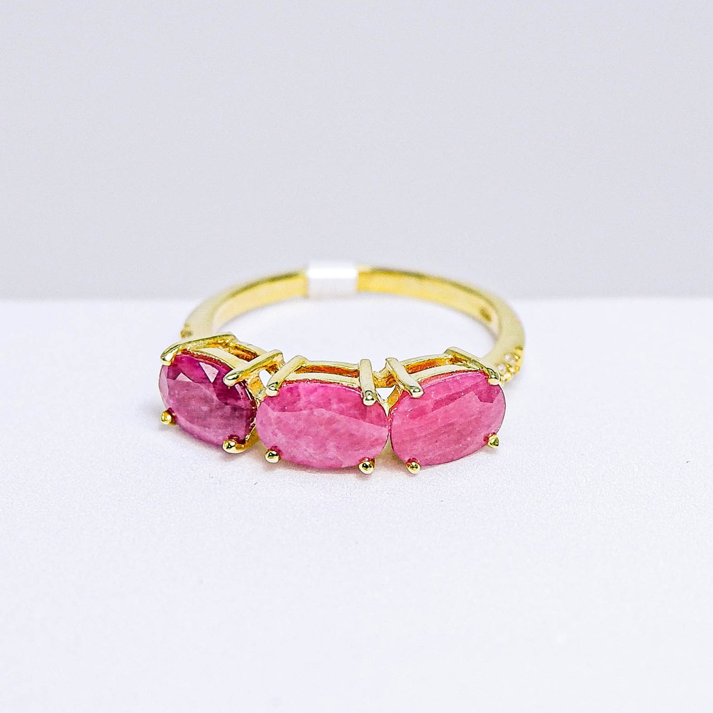 แหวนเงินแท้ 925 ฝังพลอย ทับทิมมาดา (Madagascar Ruby) + เซอร์คอน (Zircon)