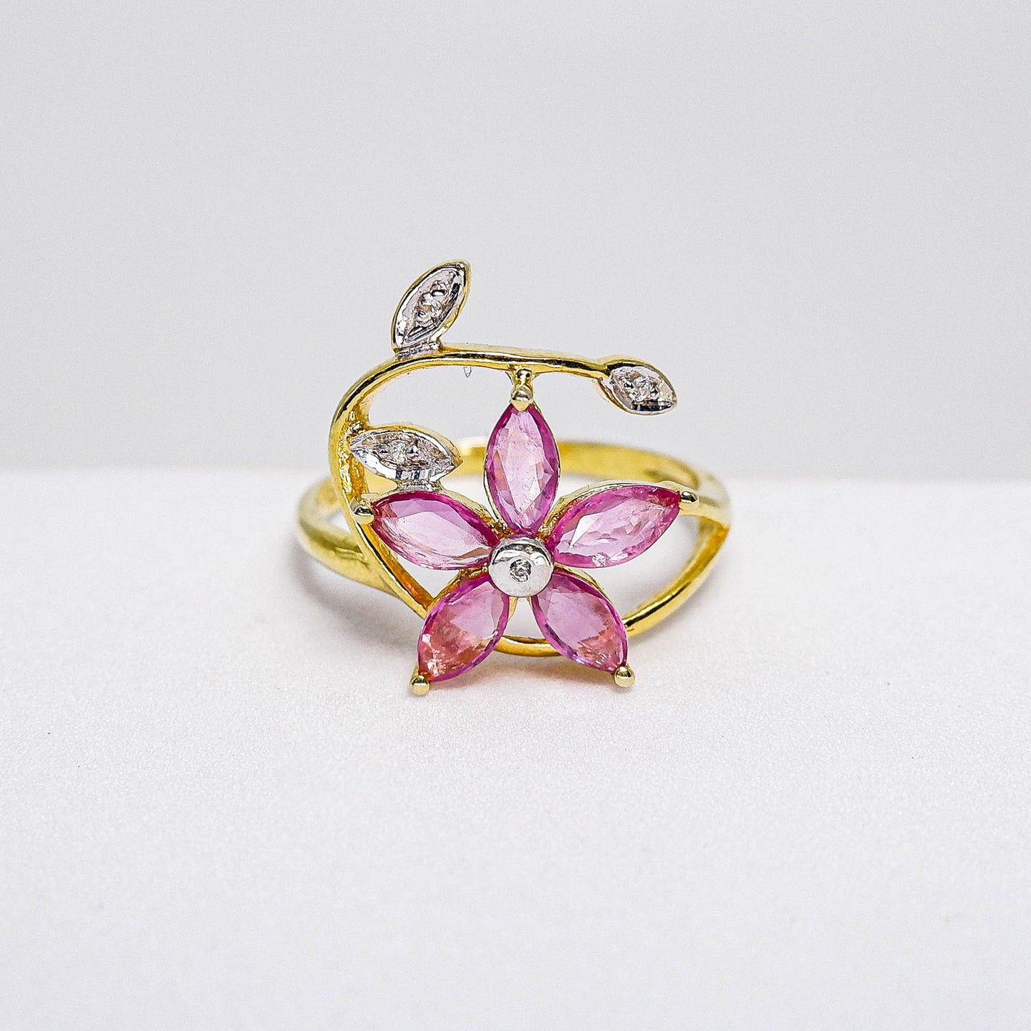 แหวนเงินแท้ 925 ฝังพลอย ทับทิมไทย (Ruby) + เซอร์คอน (Zircon)