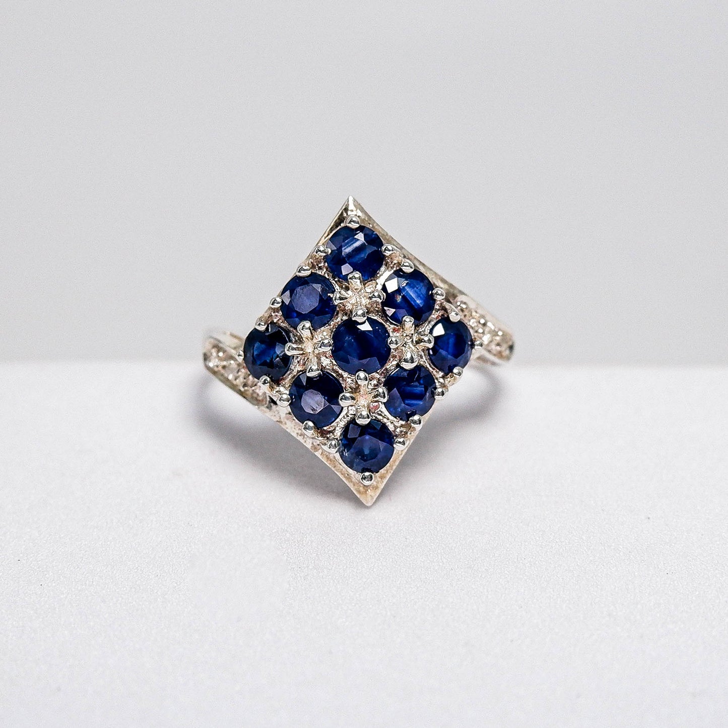 แหวนเงินแท้ 925 ฝังพลอย ไพลิน (Blue Sapphire) + เซอร์คอน (Zircon)