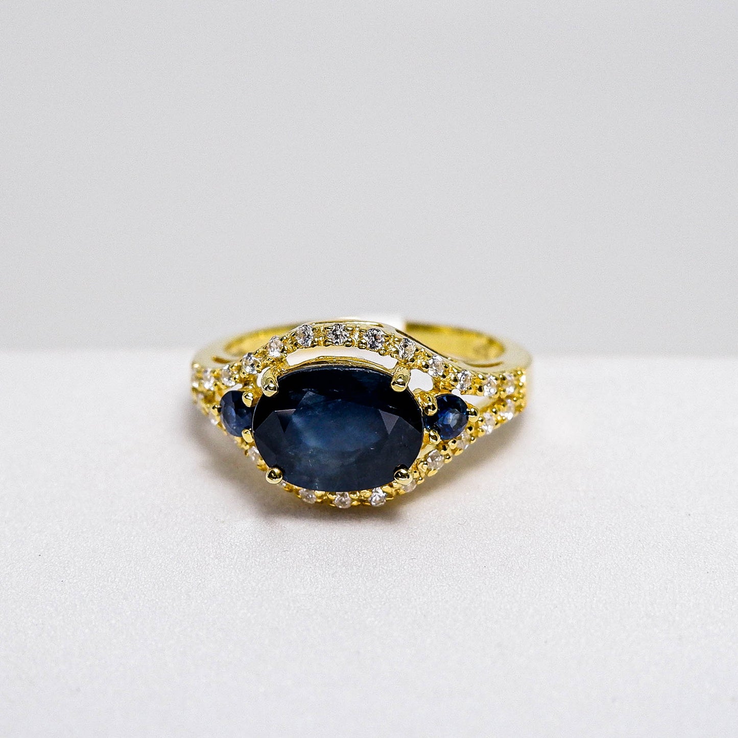 แหวนเงินแท้ 925 ฝังพลอย ไพลิน (Blue Sapphire) + เซอร์คอน (Zircon)