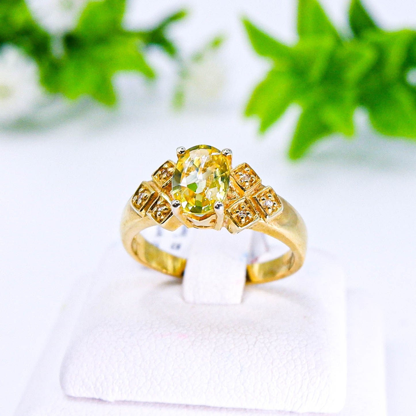 แหวนเงินแท้ 925 ฝังพลอย บุษราคัม (Yellow Sapphire) + โทพาส (Topaz)