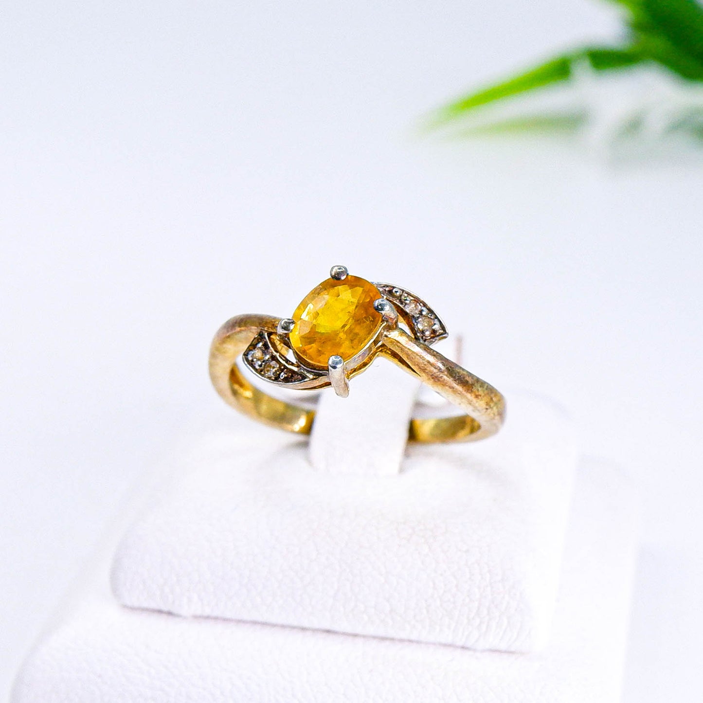 แหวนเงินแท้ 925 ฝังพลอย บุษราคัม (Yellow Sapphire) + ไวท์โทพาส (whitetopaz)