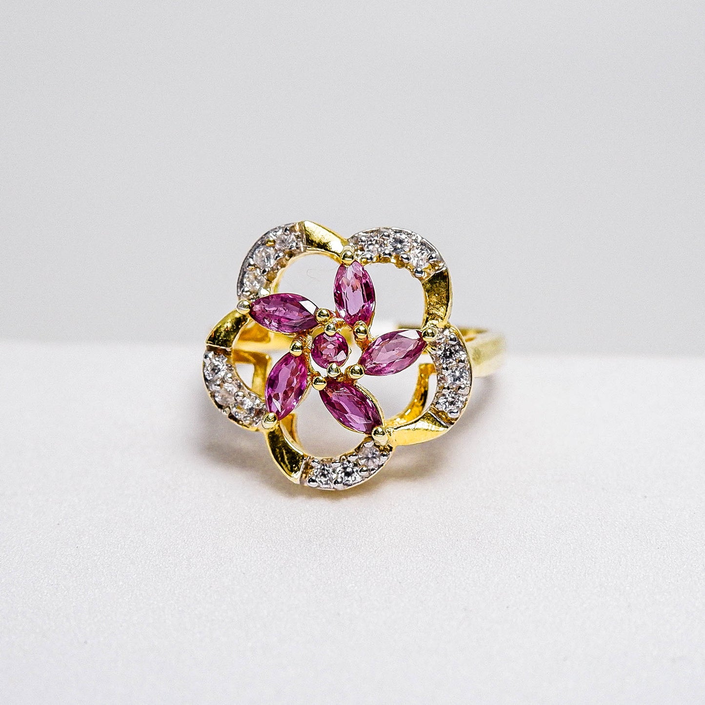 แหวนเงินแท้ 925 ฝังพลอย ทับทิมไทย (Ruby) + เซอร์คอน (Zircon)